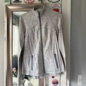 Lululemon Women’s Define Jacket White/Gray Stripe
